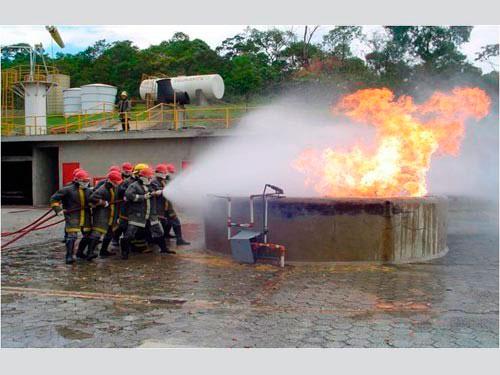 Treinamento de brigada de emergência